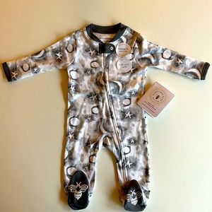 Burt’s Bees 0-3 months onesie. New with tags. Organic cotton